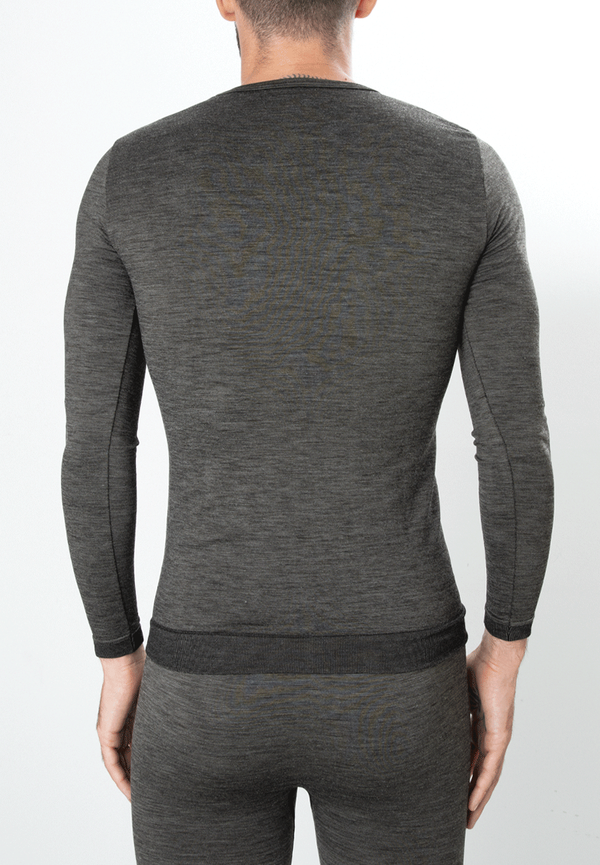 Seamless long sleeve top